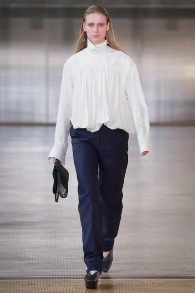 Look 12